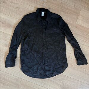 H&M Women’s button down Black Shirt size Small Long Length